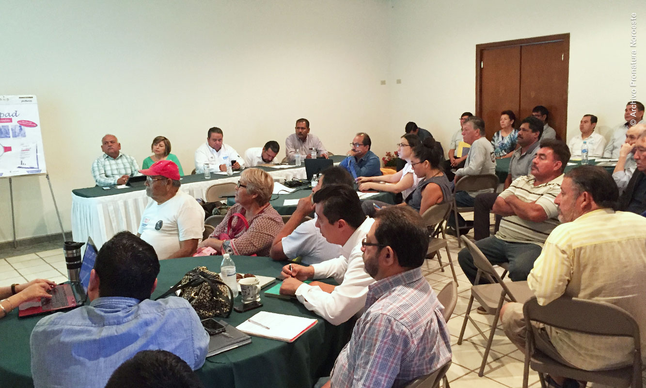 Asistentes al taller de Plan de Manejo Pesquero de Almeja Chocolata