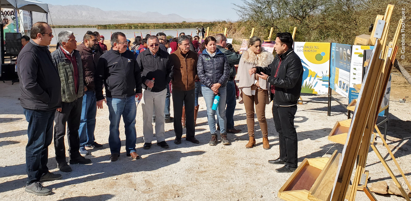 Miembros del presidio en recorrido de exposición fotográfica