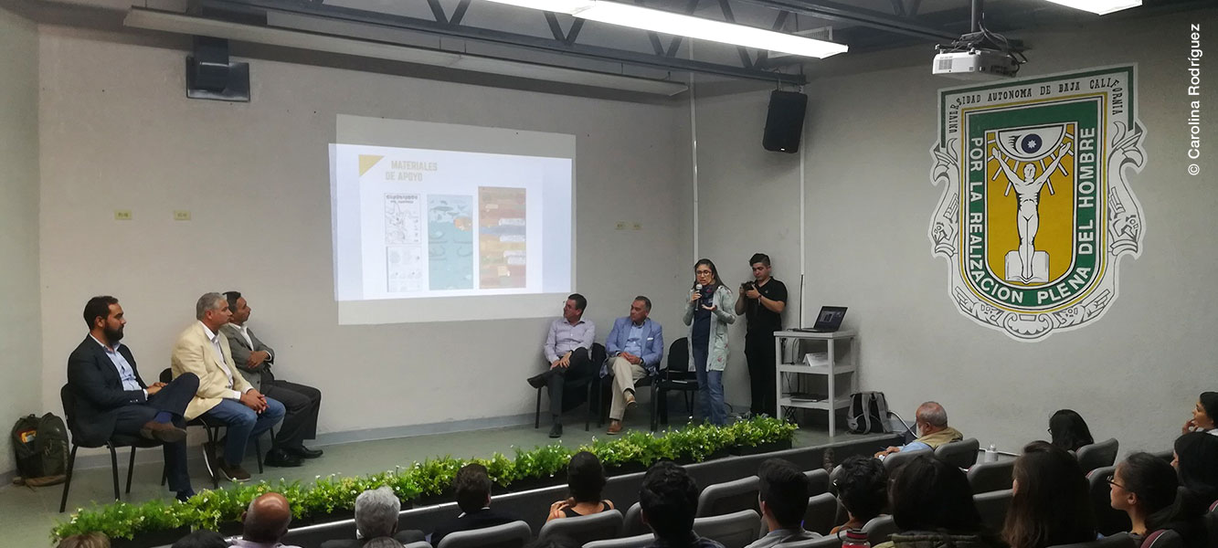 Presentación del programa de Educación para la Conservación en el panel “Experiencias para mitigar la basura marina”.