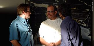 Gustavo D. Danemman, Director Ejecutivo de Pronatura Noroeste, Benito Molina, Chef y anfitrión en Manzanilla, y Pablo Álvarez, Coordinador de Proyectos de Mejora Pesquera. 